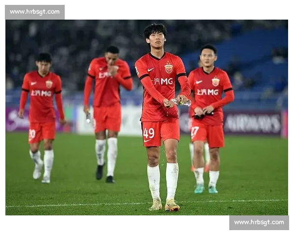 换帅后首战!国足大连集训启程,东亚杯剑指突破 换帅后首战!国足大连集训启程,东亚杯剑指突破